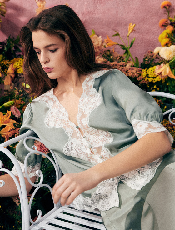 блуза из вискозы с кружевной отделкой - цена, описание и отзывы - фото №1