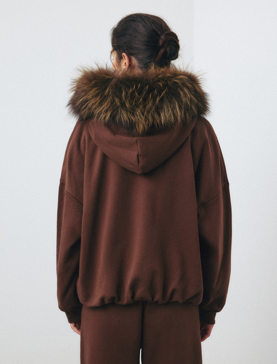 толстовка с отделкой из меха енота - цена, описание и отзывы - фото №6