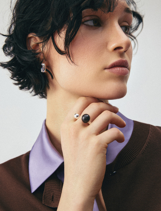 кольцо незамкнутое с наконечником из смолы - цена, описание и отзывы - фото №2